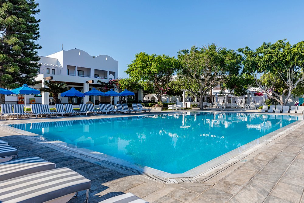 Athletic Camp Cyprus: Aliathon Resort and Geroskipou Stadium