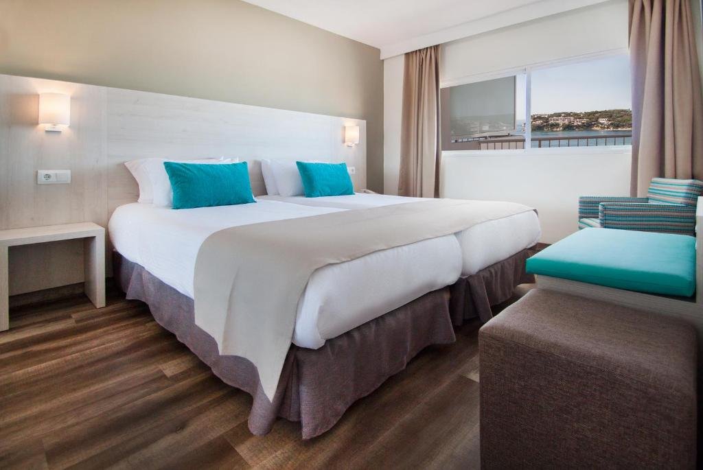 Athletic Camp Mallorca: Hotel Vistasol and Magaluf Stadium