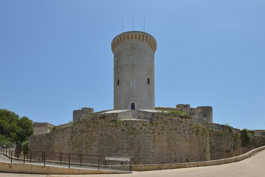 Palma de Mallorca travel guide – Palma de Mallorca coast and city