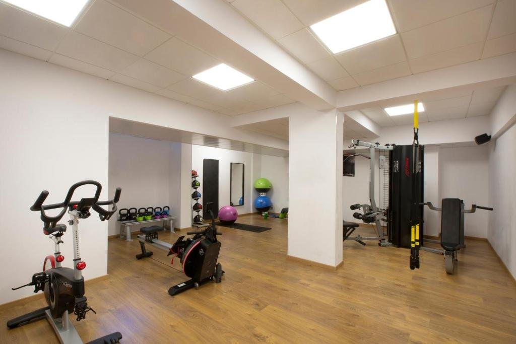 Swim camp Limassol – training environment