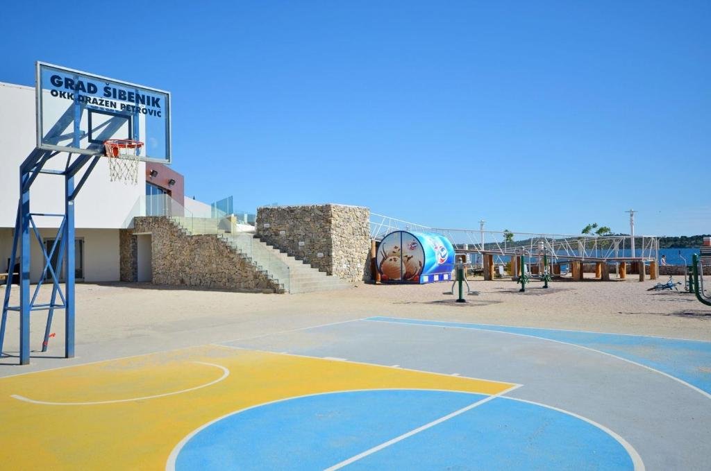 Swim camp Sibenik – hotel and facilities
